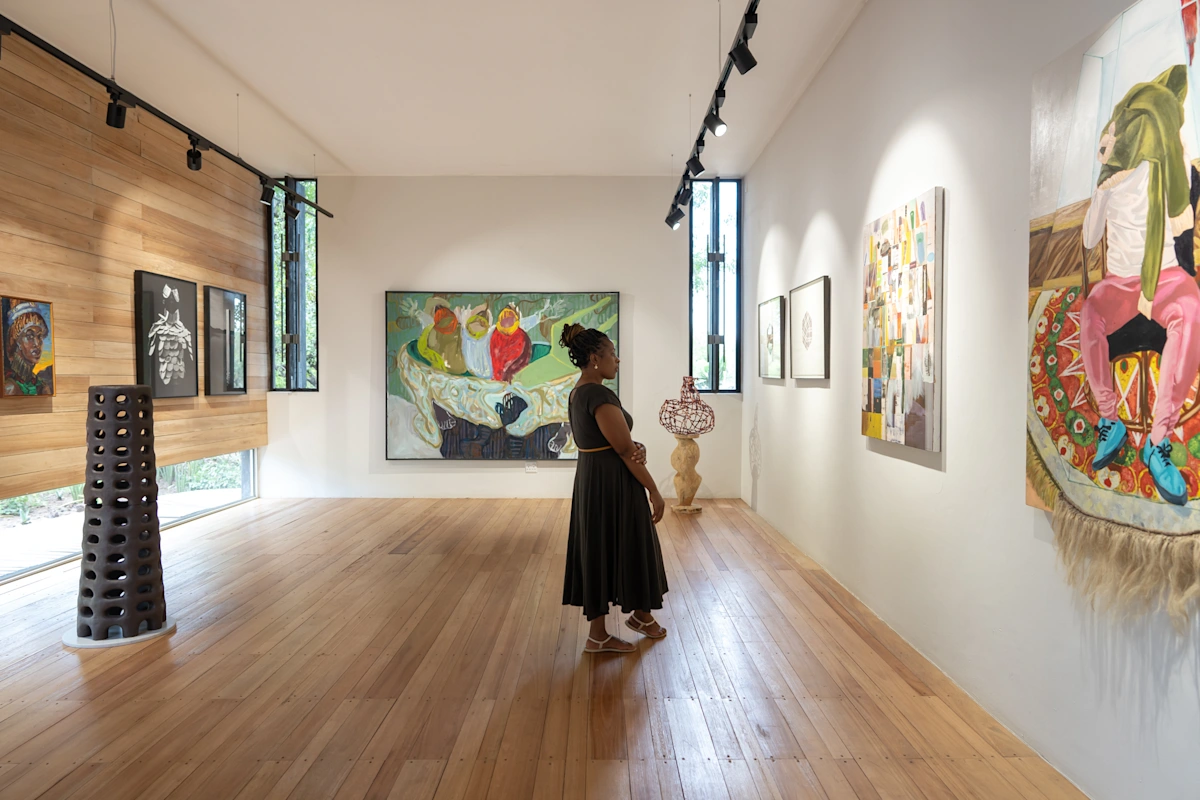 Singita Kwitonda Conservation Room pre-trek briefing