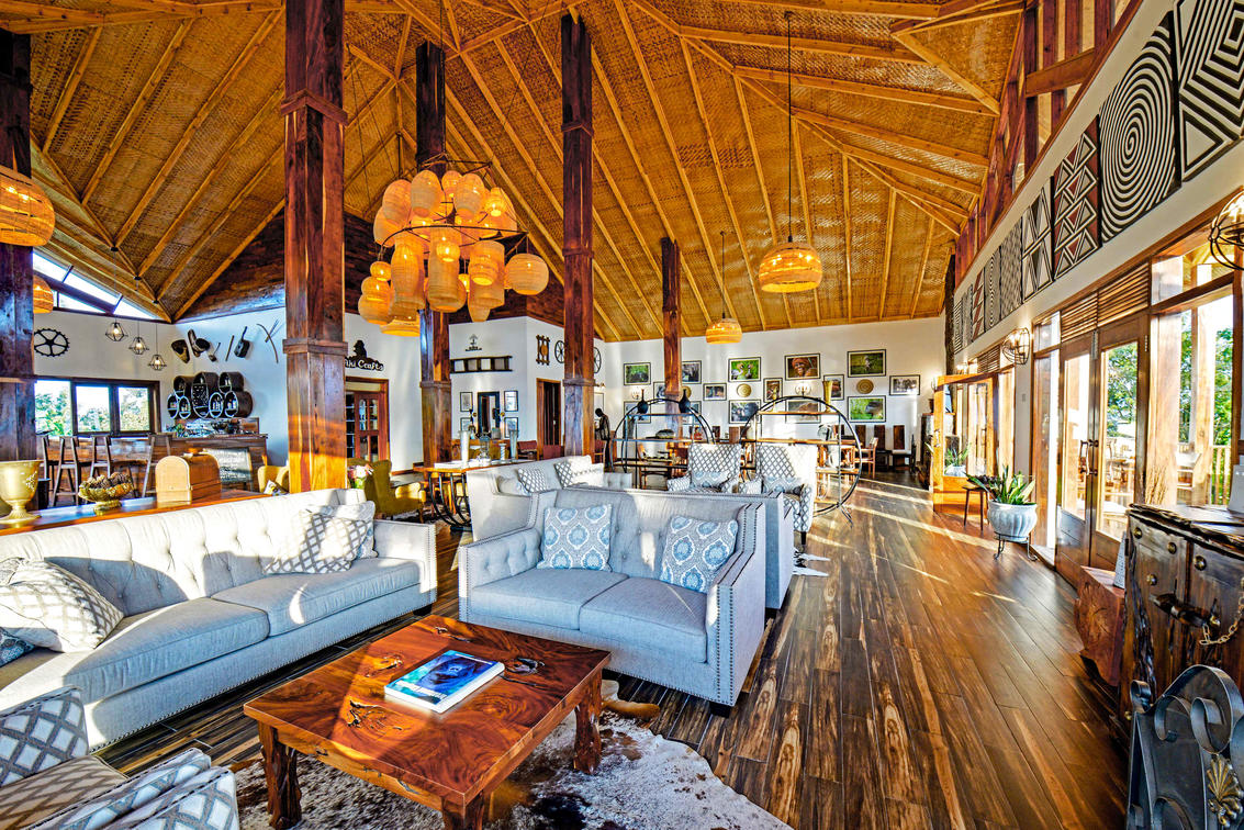 Luxury Lodge Lounge and Dining Experience – Elevana Safari