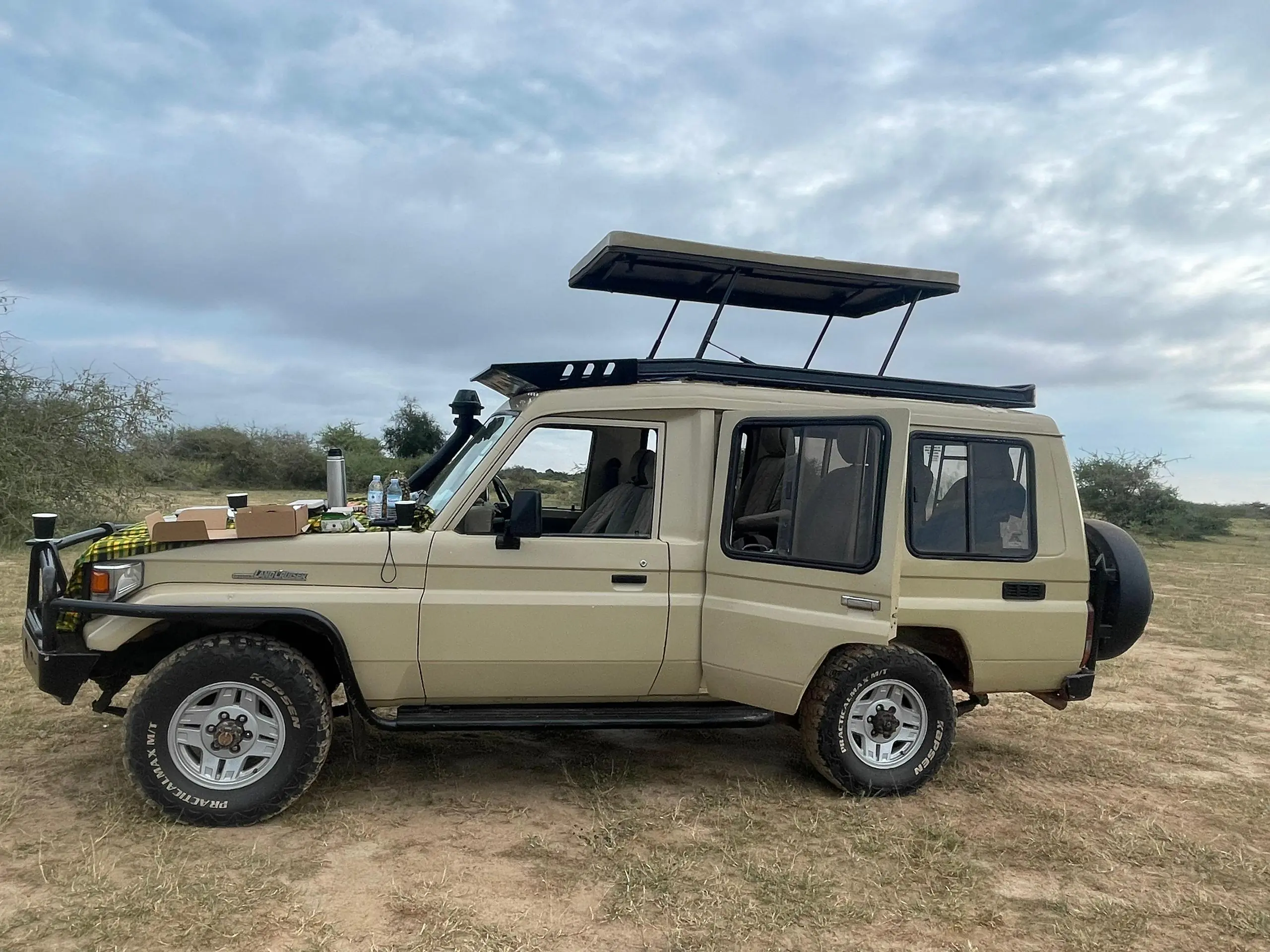 Comfortable, air-conditioned transport is essential for seniors, particularly when traveling to and from the trekking points. Gorilla Trekking Lodges that offer private transport provide a smoother, more relaxed journey to the trekking areas, reducing the physical demands of the trip. Seniors can enjoy the ride in a comfortable, private vehicle, which minimizes the time spent in less-than-ideal conditions, such as bumpy roads.
