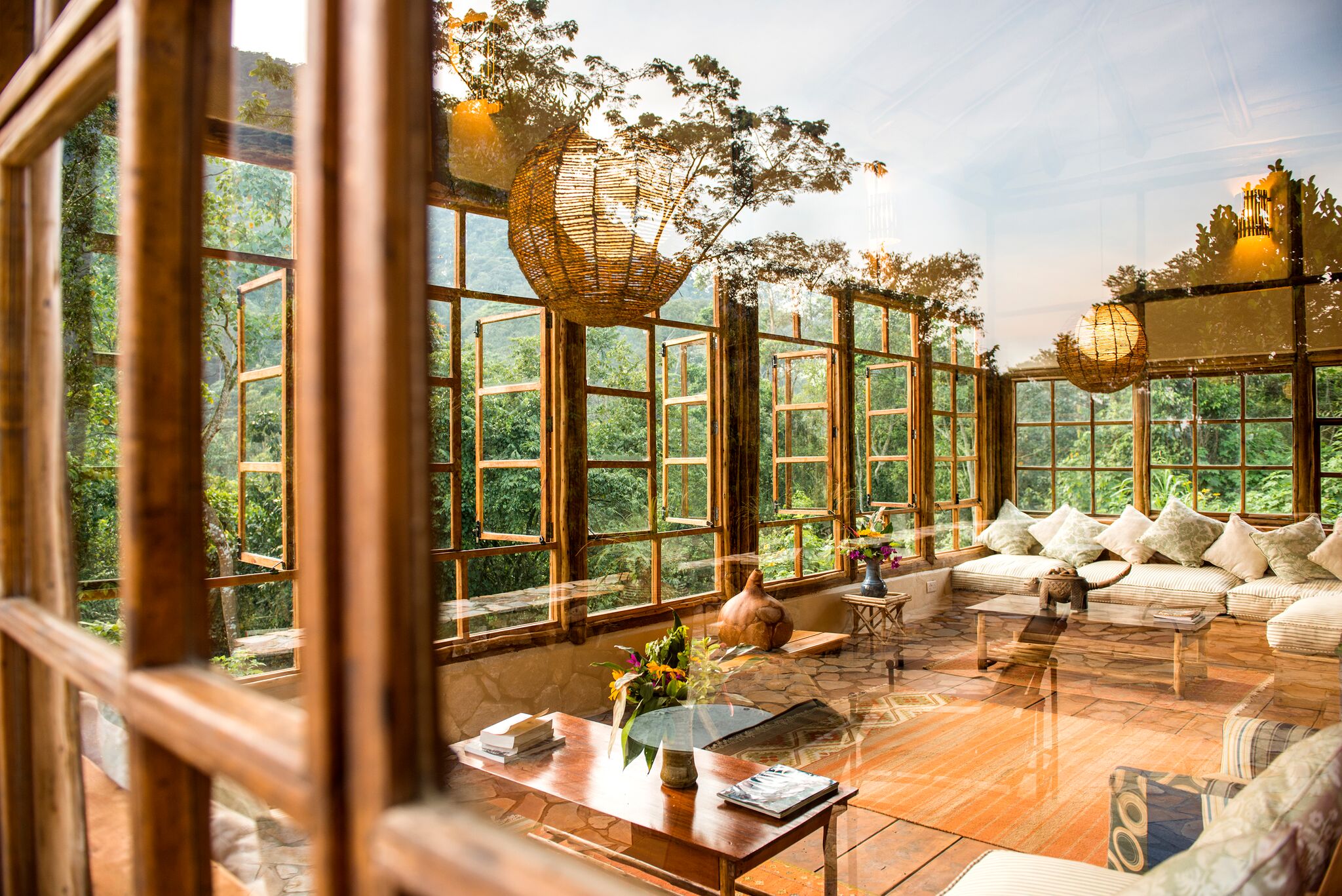 Bwindi Lodge is renowned for its intimate atmosphere, personalized service, and spectacular forest views. Positioned within the Buhoma sector, the lodge provides direct