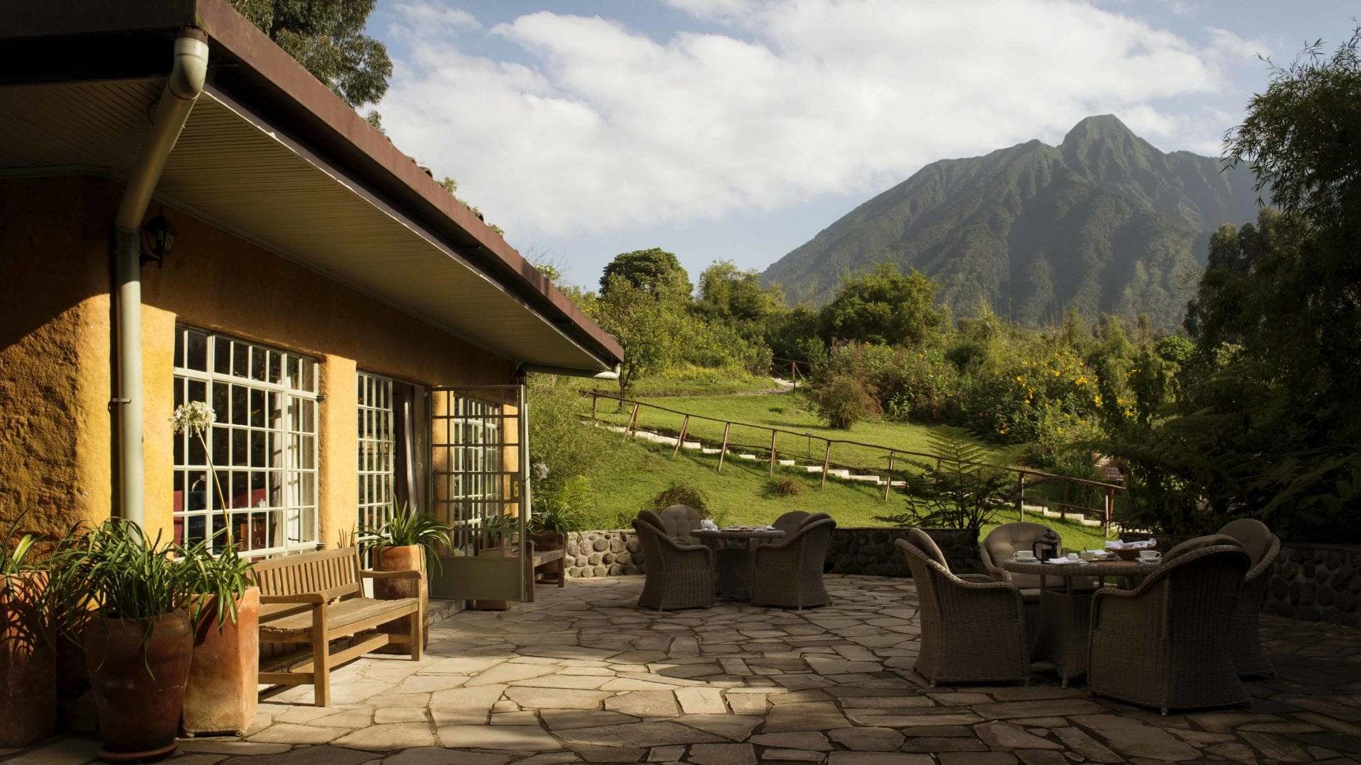 Wilderness Sabyinyo offers a unique blend of luxury, privacy, and community-focused tourism. Located close to Volcanoes National Park headquarters, the lodge provides exceptional