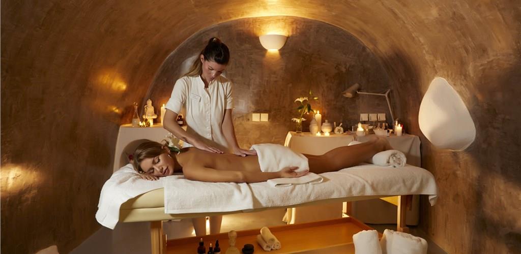 Set among eucalyptus forests and lush gardens at the foothills of the Virunga Mountains,