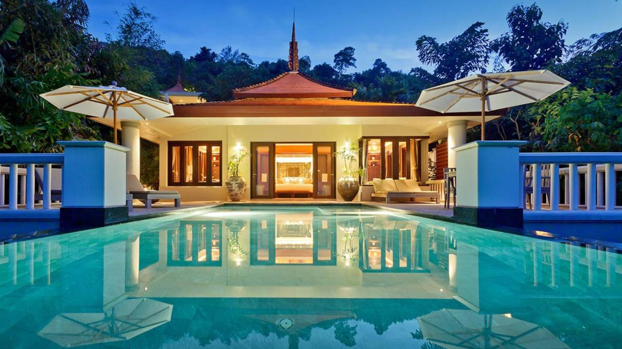 Luxury Gorilla Trekking for Honeymooners includes stays at some of Africa’s most prestigious lodges and boutique retreats. These accommodations are designed to provide maximum privacy, comfort,