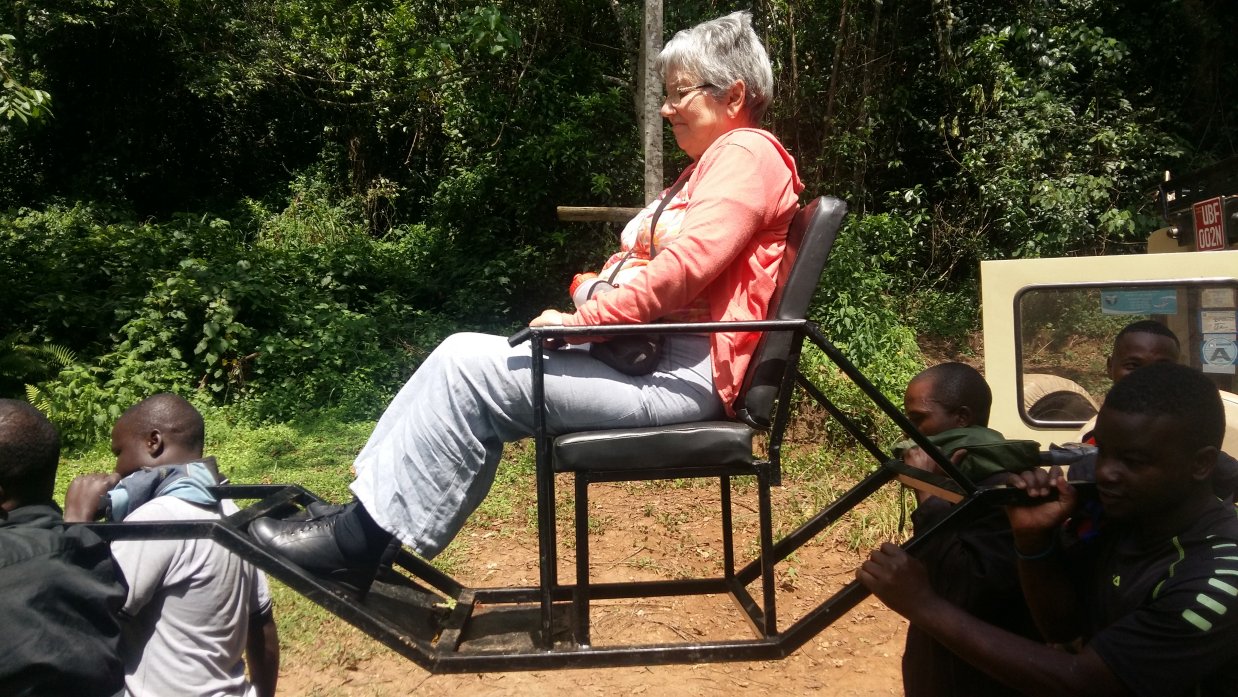 For travelers with significant mobility limitations, sedan chair services provide an exceptional solution. 