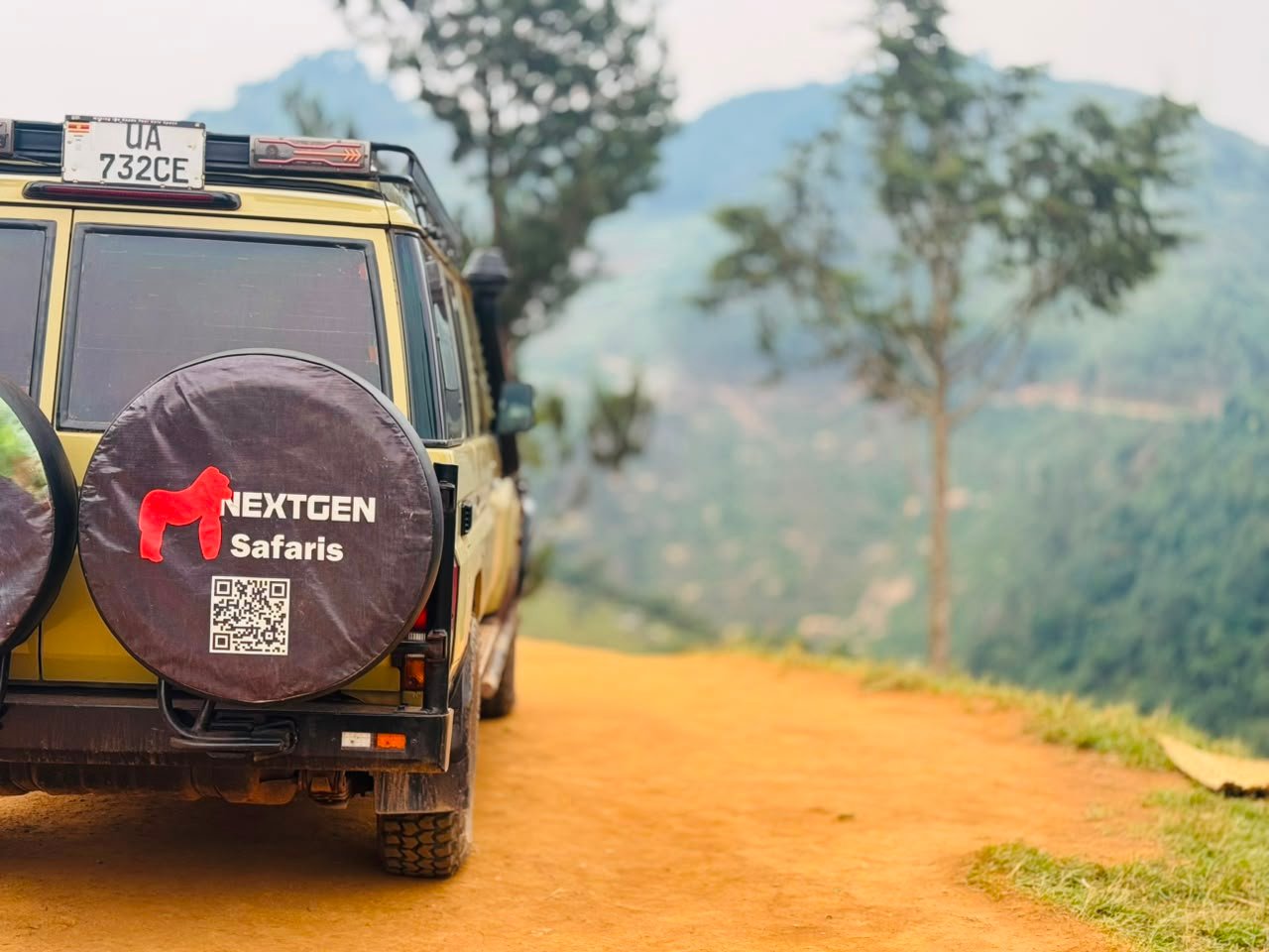 Nextgen Safari 5 Seater Land Cruiser Near Bwindi