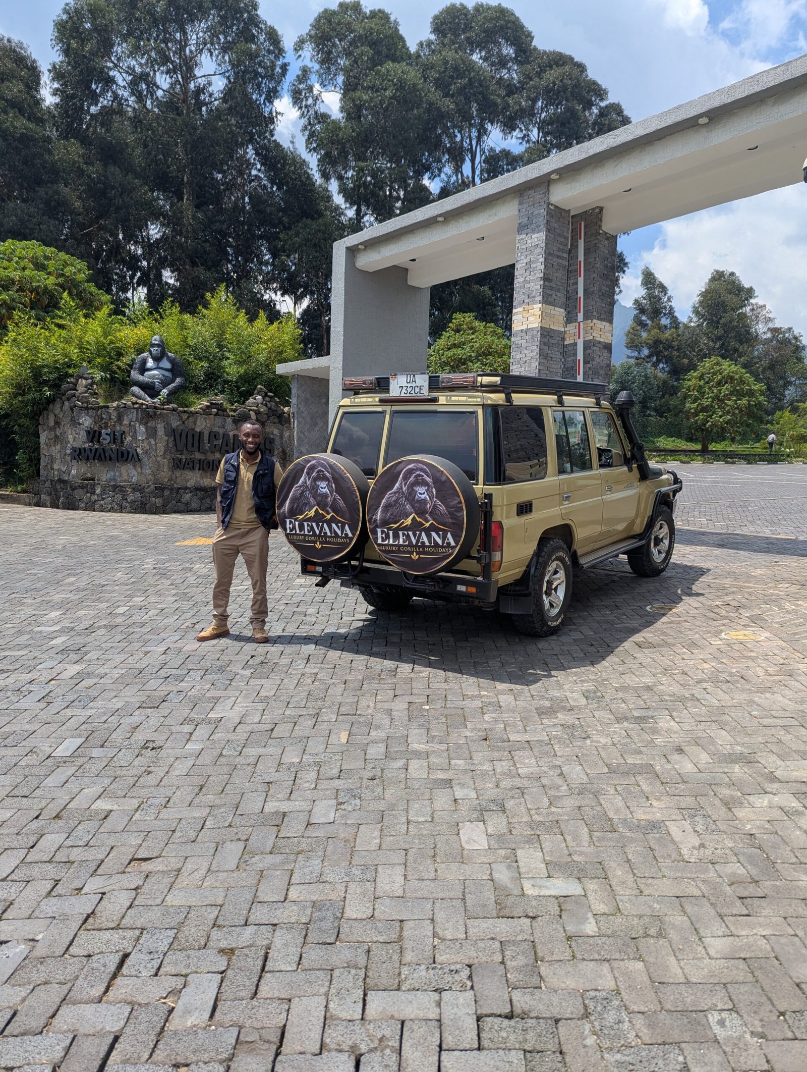 What Is the Best Time for Luxury Gorilla Trekking in Rwanda? Private luxury safari transportation